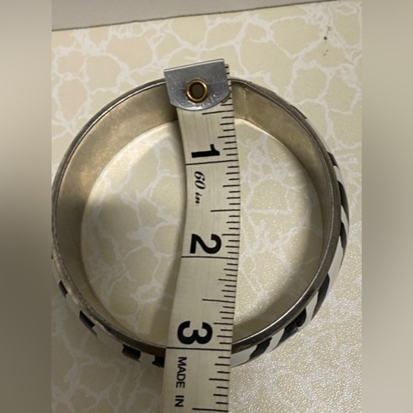 Women's Fashion Bangle Bracelet White and Black - Picture 9 of 11